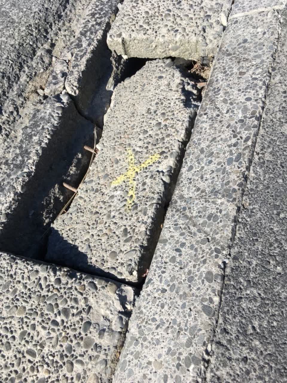 The photograph attached to this roading/streets report