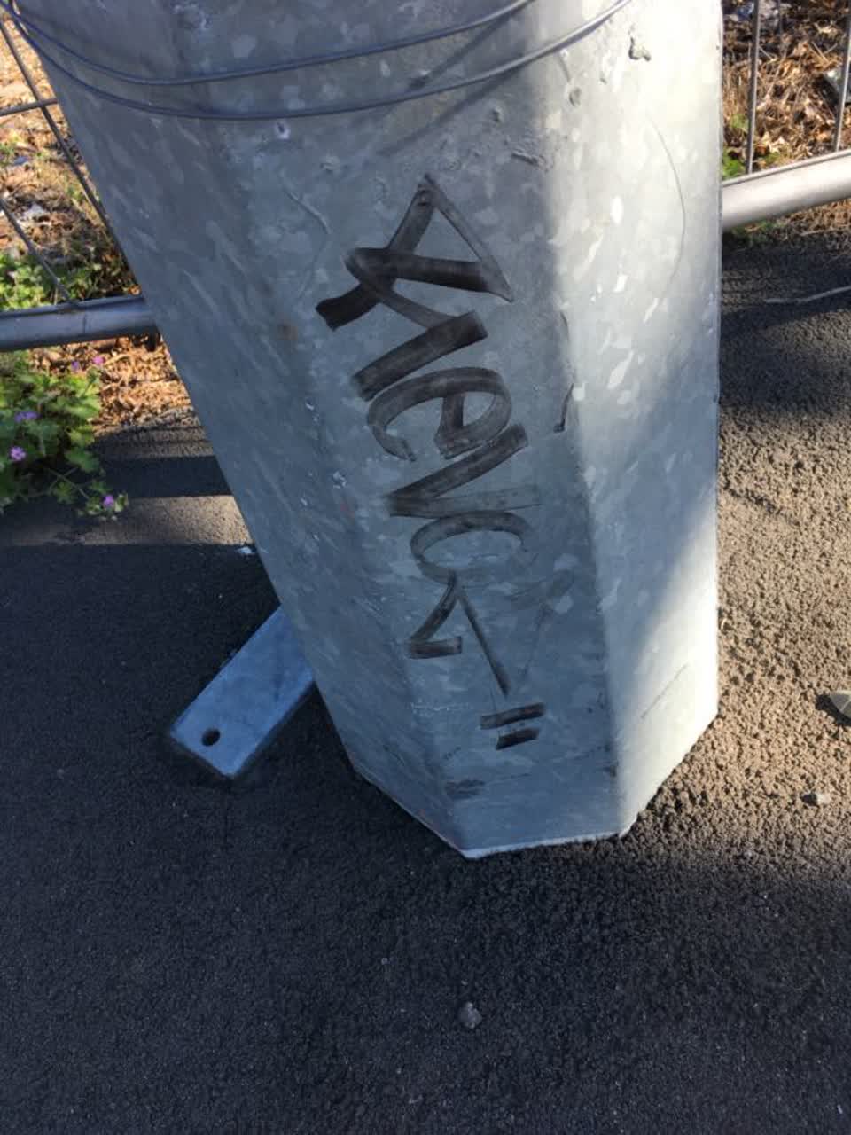 The photograph attached to this graffiti report
