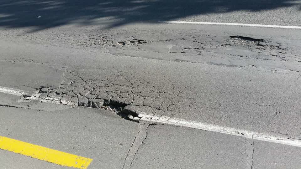 The photograph attached to this roading/streets report