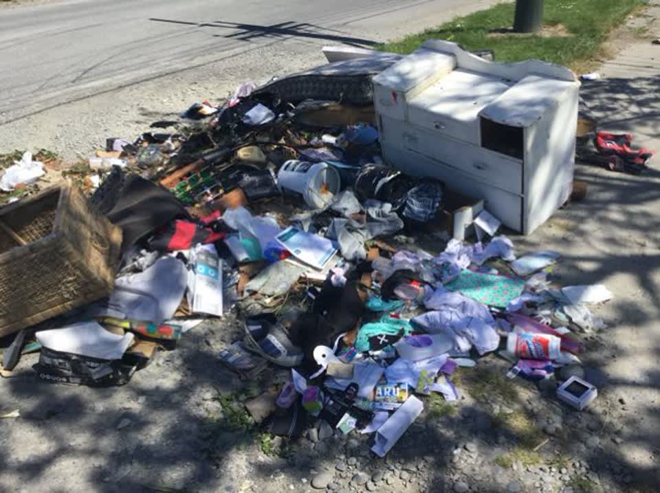 The photograph attached to this rubbish/recycling report