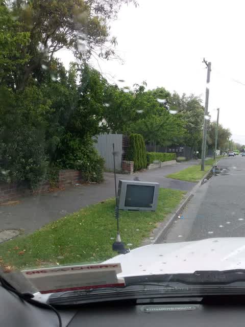 Rubbish/Recycling, a report photo