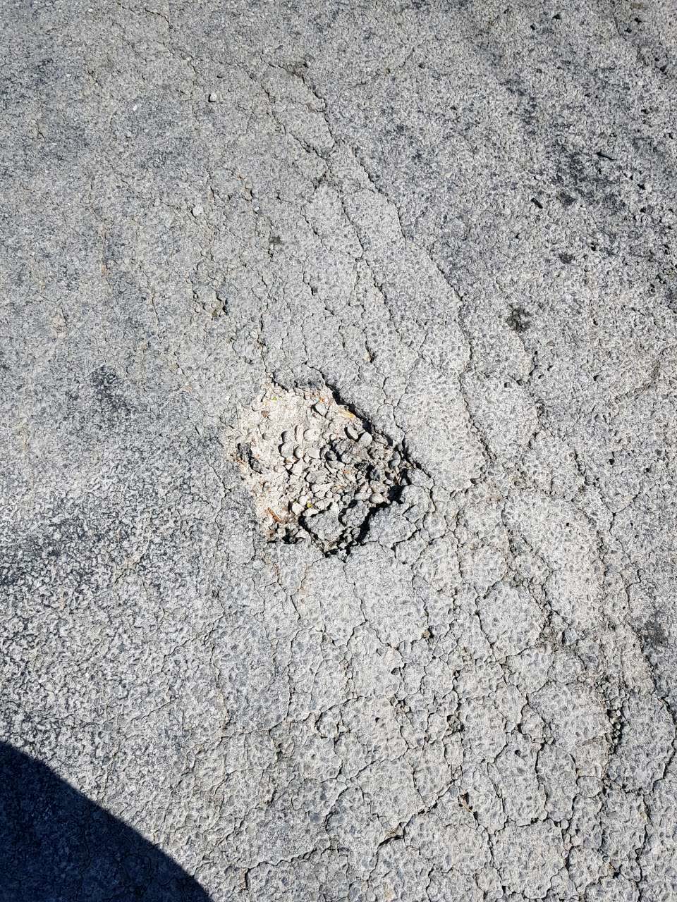 The photograph attached to this roading/streets report