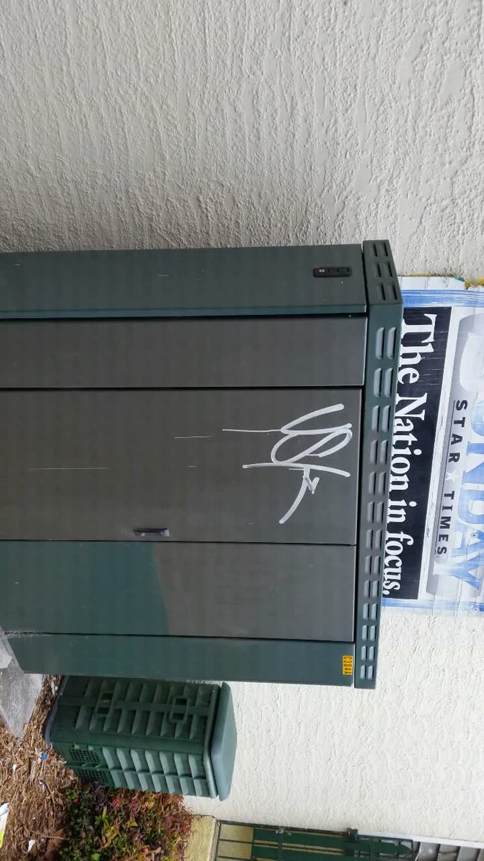 The photograph attached to this graffiti report