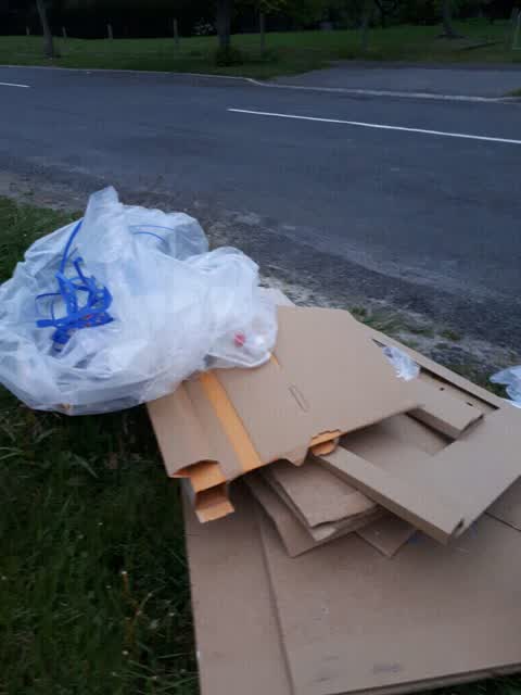 Rubbish/Recycling, a report photo