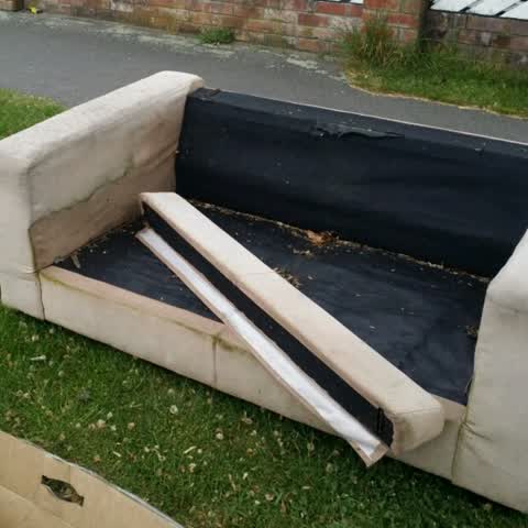 Rubbish/Recycling, a report photo