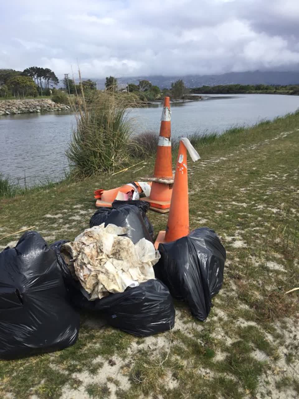 The photograph attached to this rubbish/recycling report