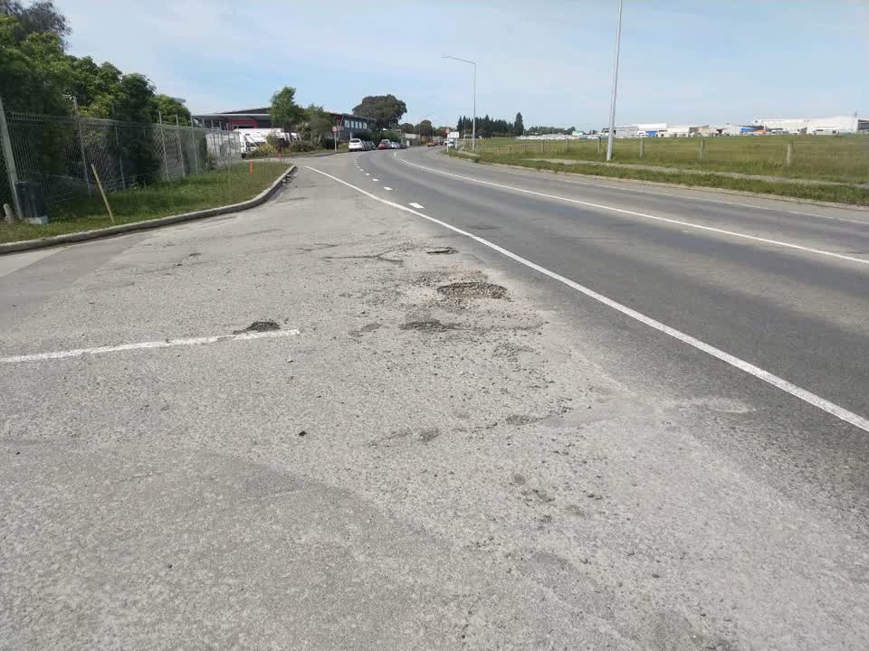 The photograph attached to this roading/streets report
