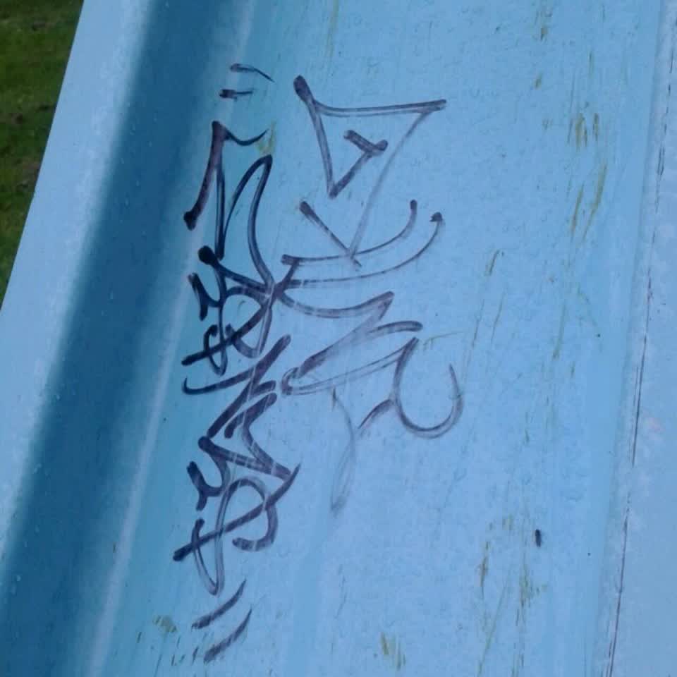 The photograph attached to this graffiti report