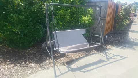 Rubbish/Recycling, a report photo