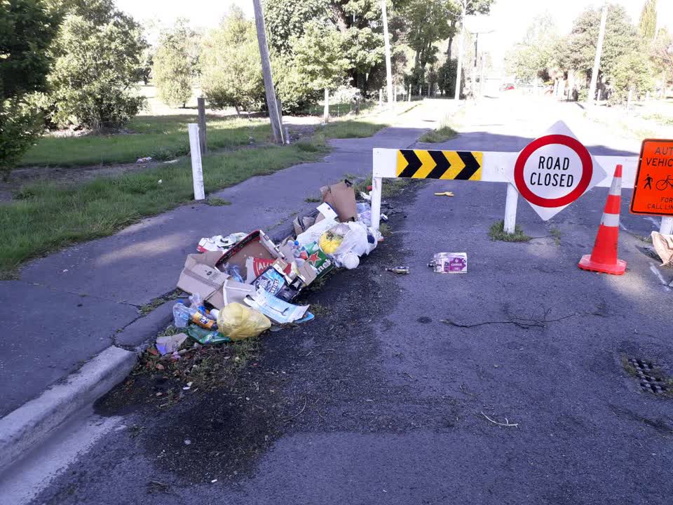 The photograph attached to this rubbish/recycling report
