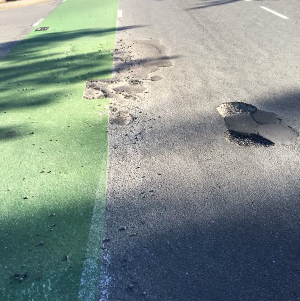 The photograph attached to this roading/streets report