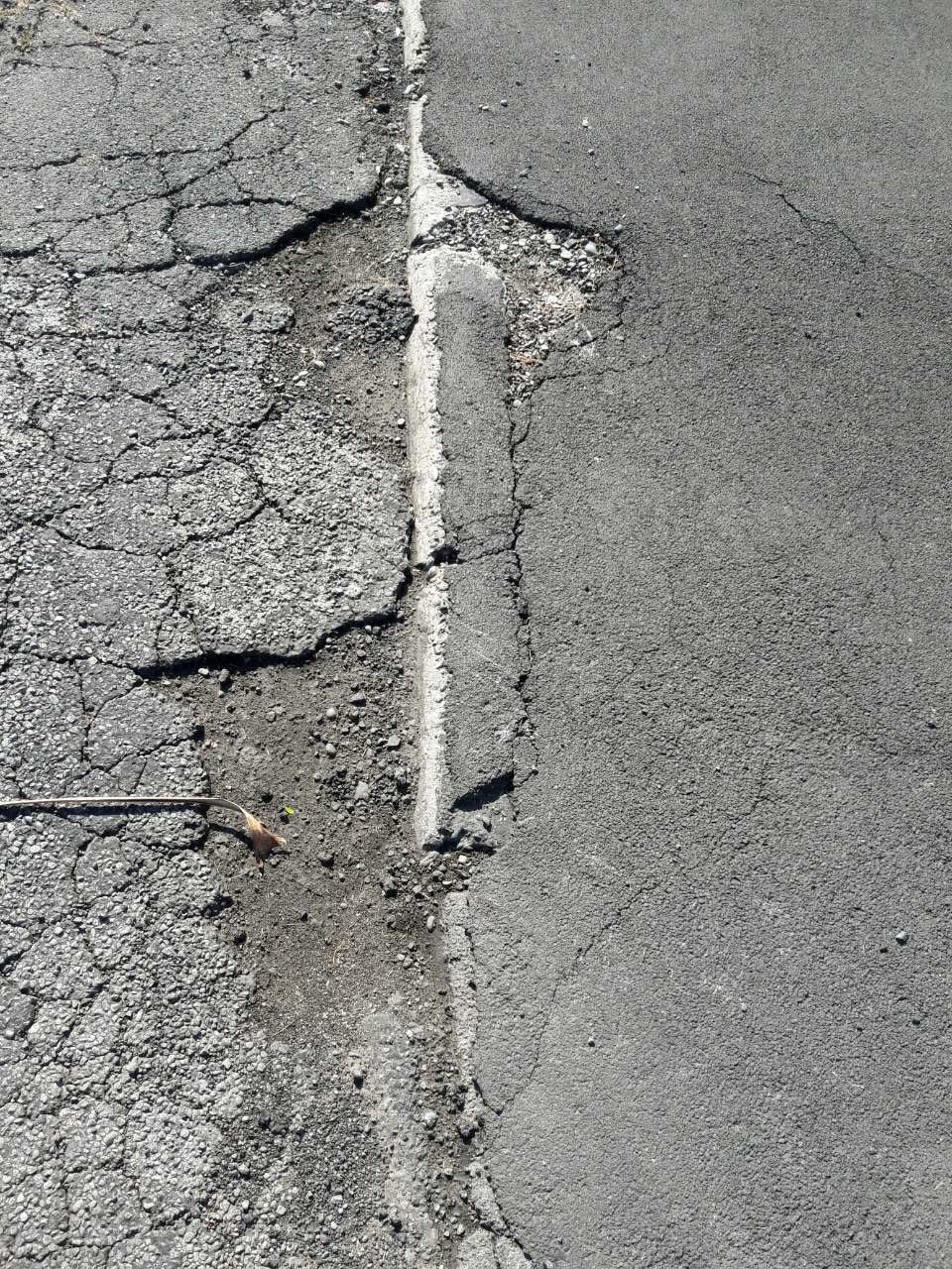 The photograph attached to this roading/streets report