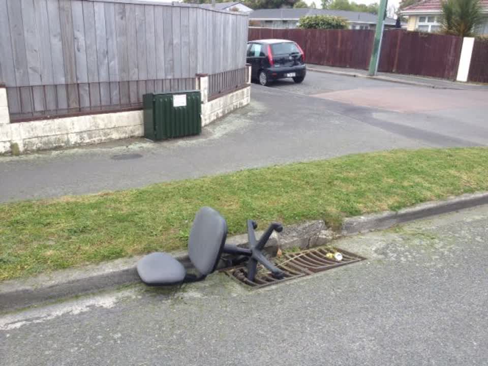 The photograph attached to this rubbish/recycling report