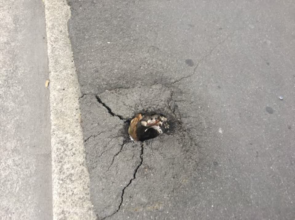 The photograph attached to this roading/streets report