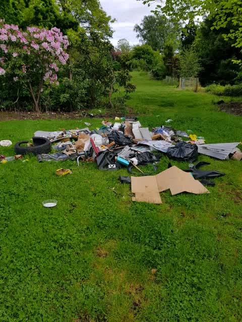 Rubbish/Recycling, a report photo