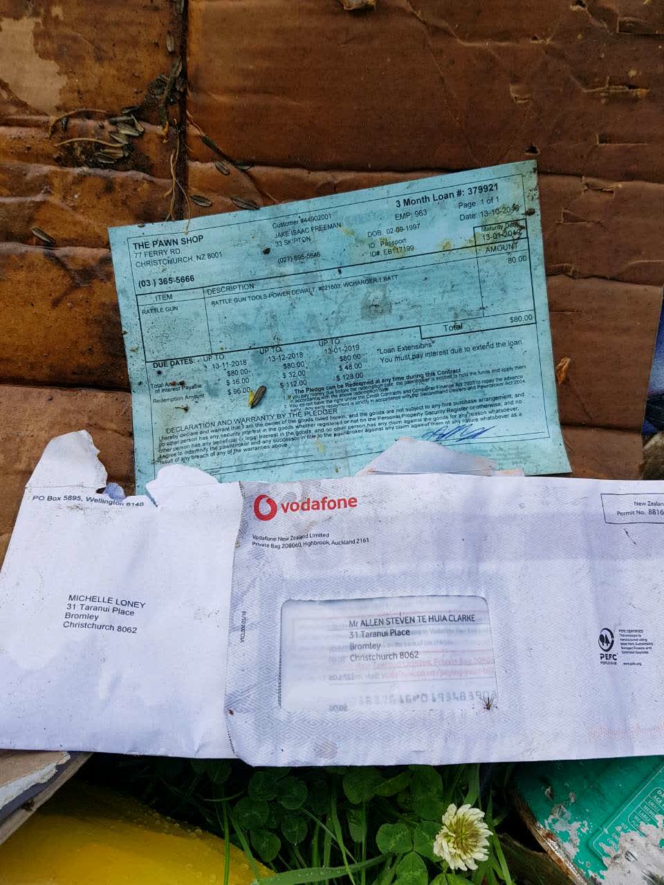 The photograph attached to this rubbish/recycling report