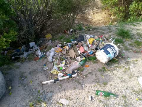 Rubbish/Recycling, a report photo