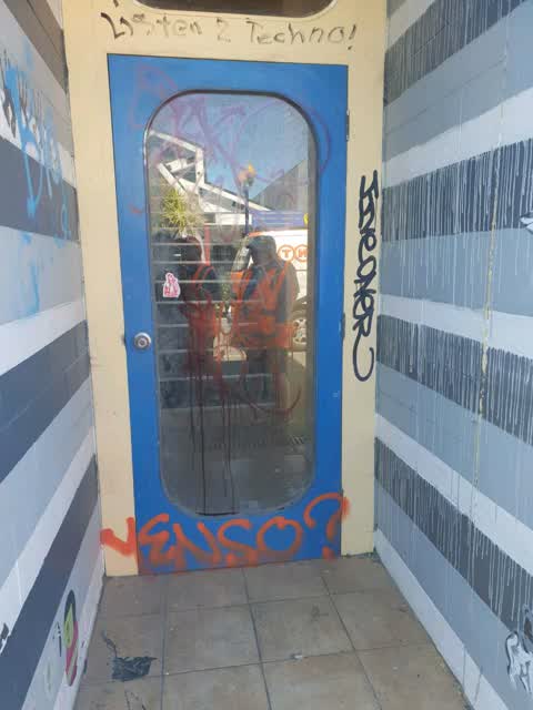 Graffiti, a report photo