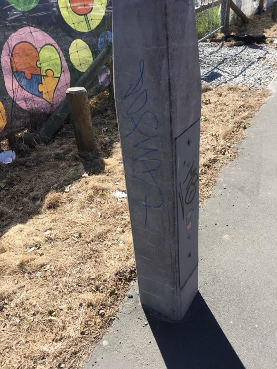 The photograph attached to this graffiti report