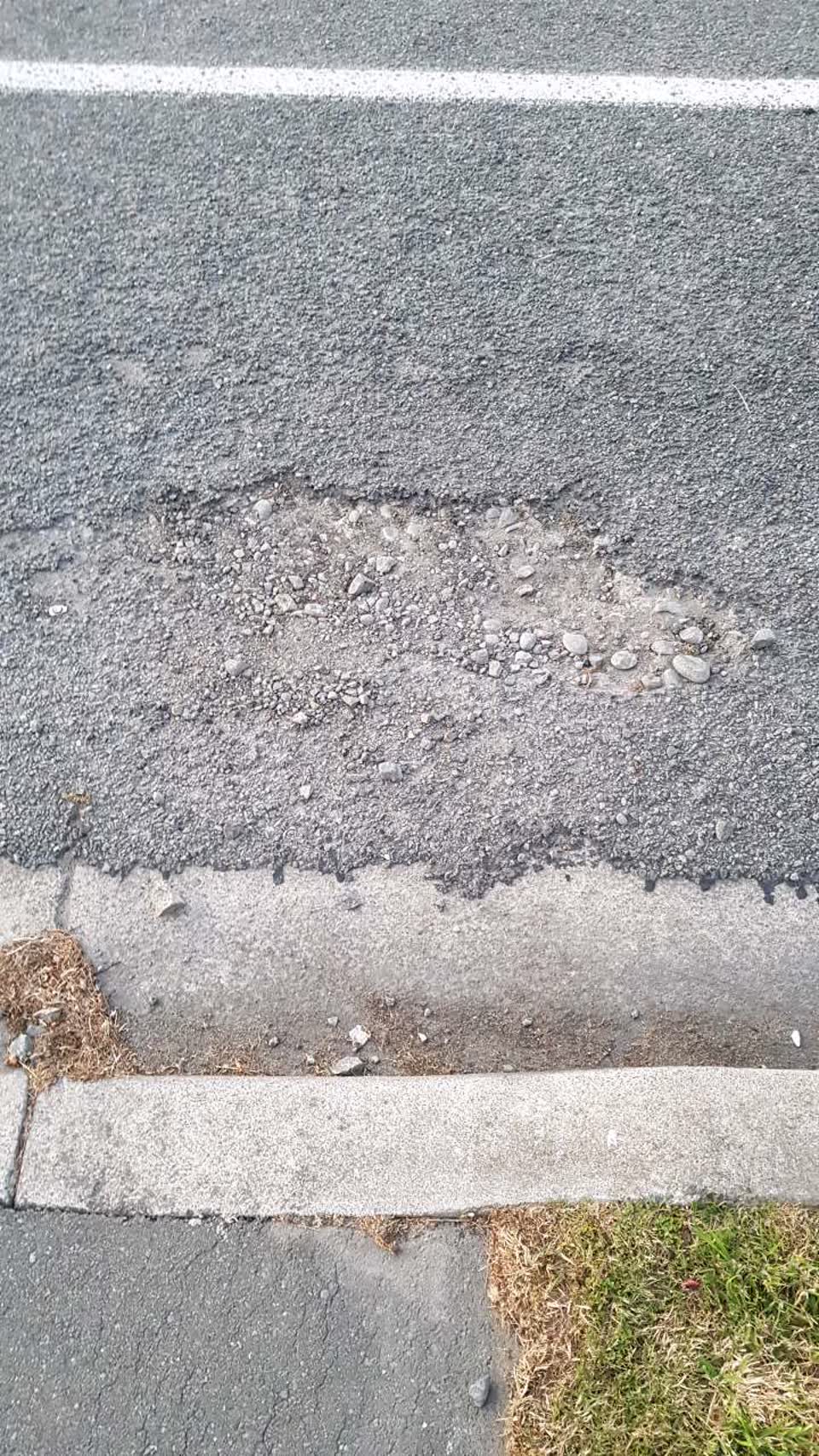 The photograph attached to this roading/streets report