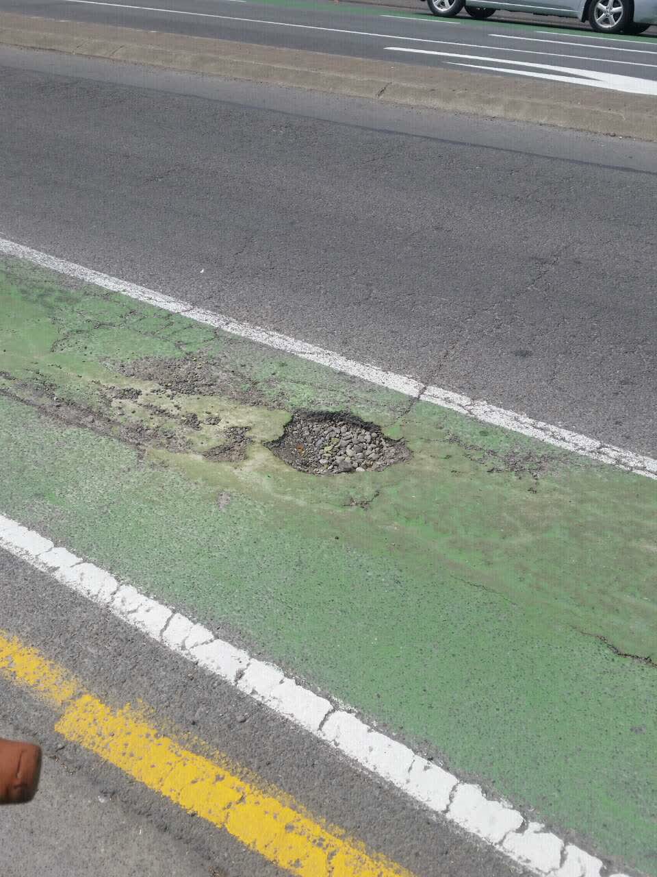 The photograph attached to this roading/streets report