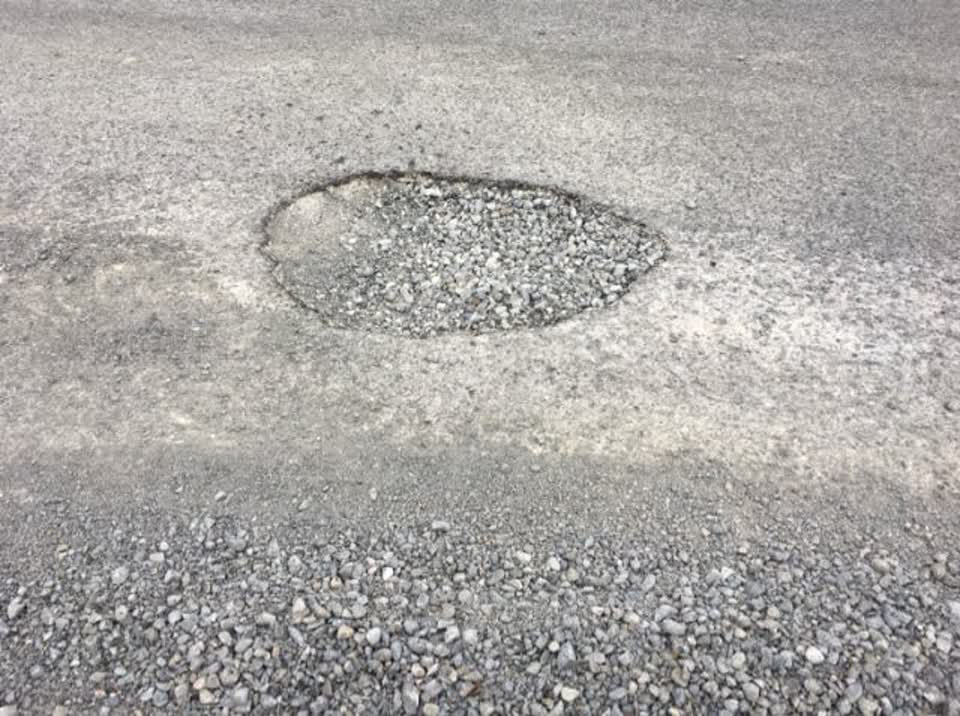 The photograph attached to this roading/streets report
