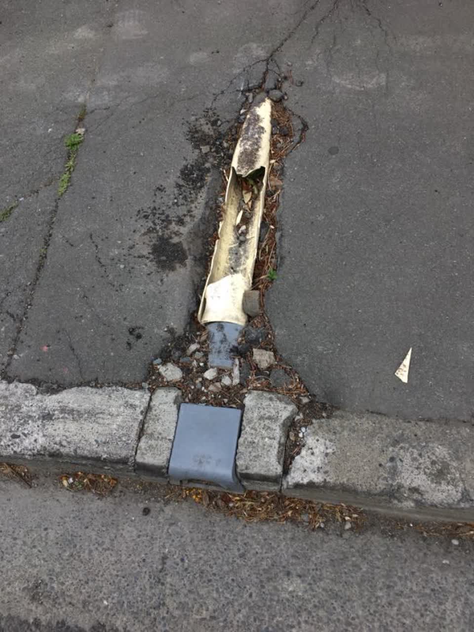 The photograph attached to this roading/streets report