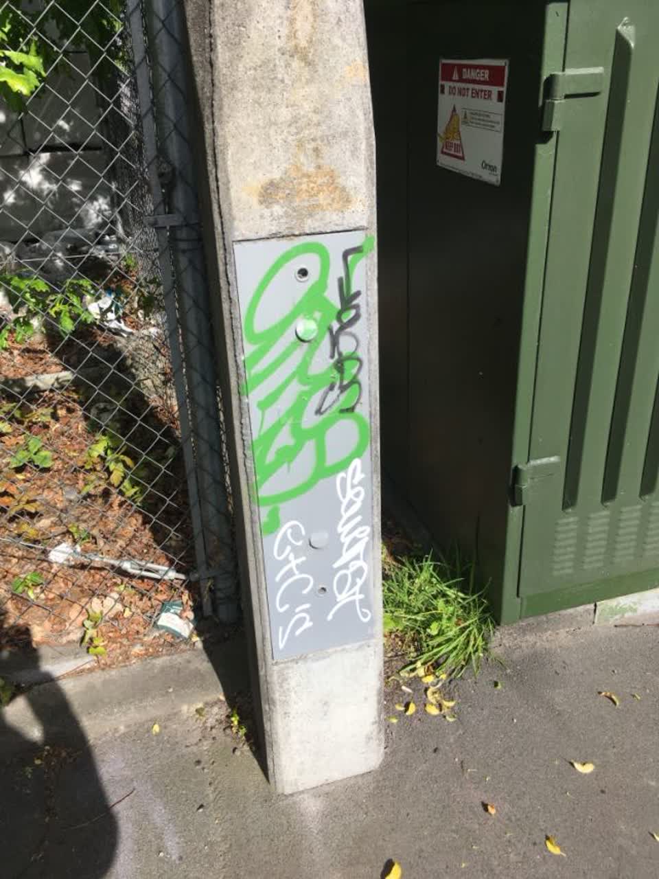The photograph attached to this graffiti report