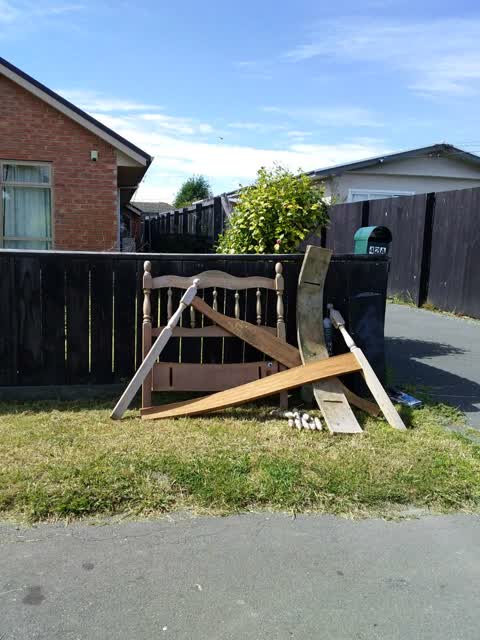 Rubbish/Recycling, a report photo