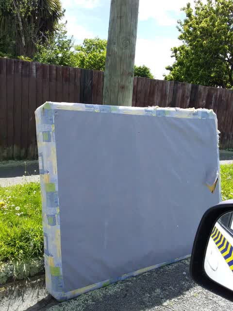 Rubbish/Recycling, a report photo