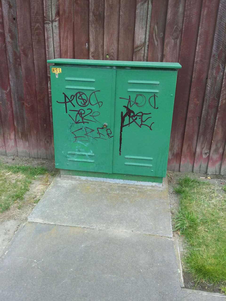 The photograph attached to this graffiti report