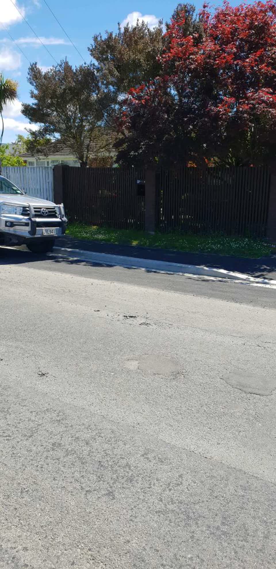 The photograph attached to this roading/streets report