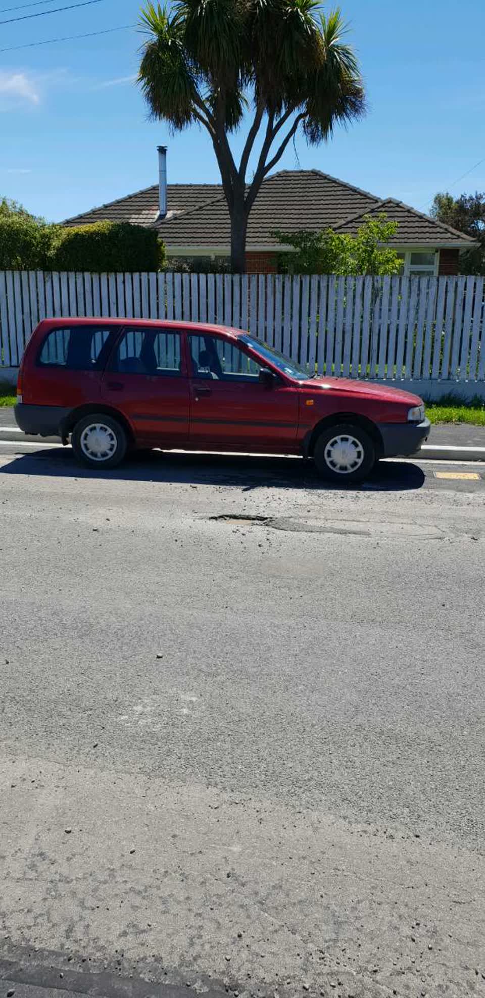 The photograph attached to this roading/streets report