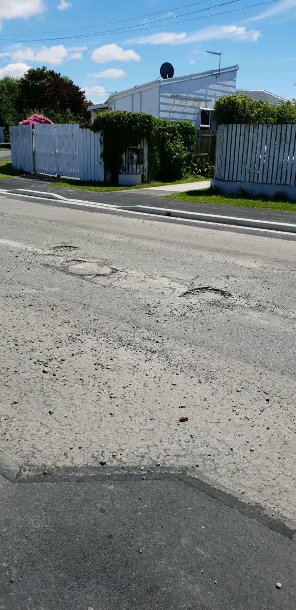 The photograph attached to this roading/streets report