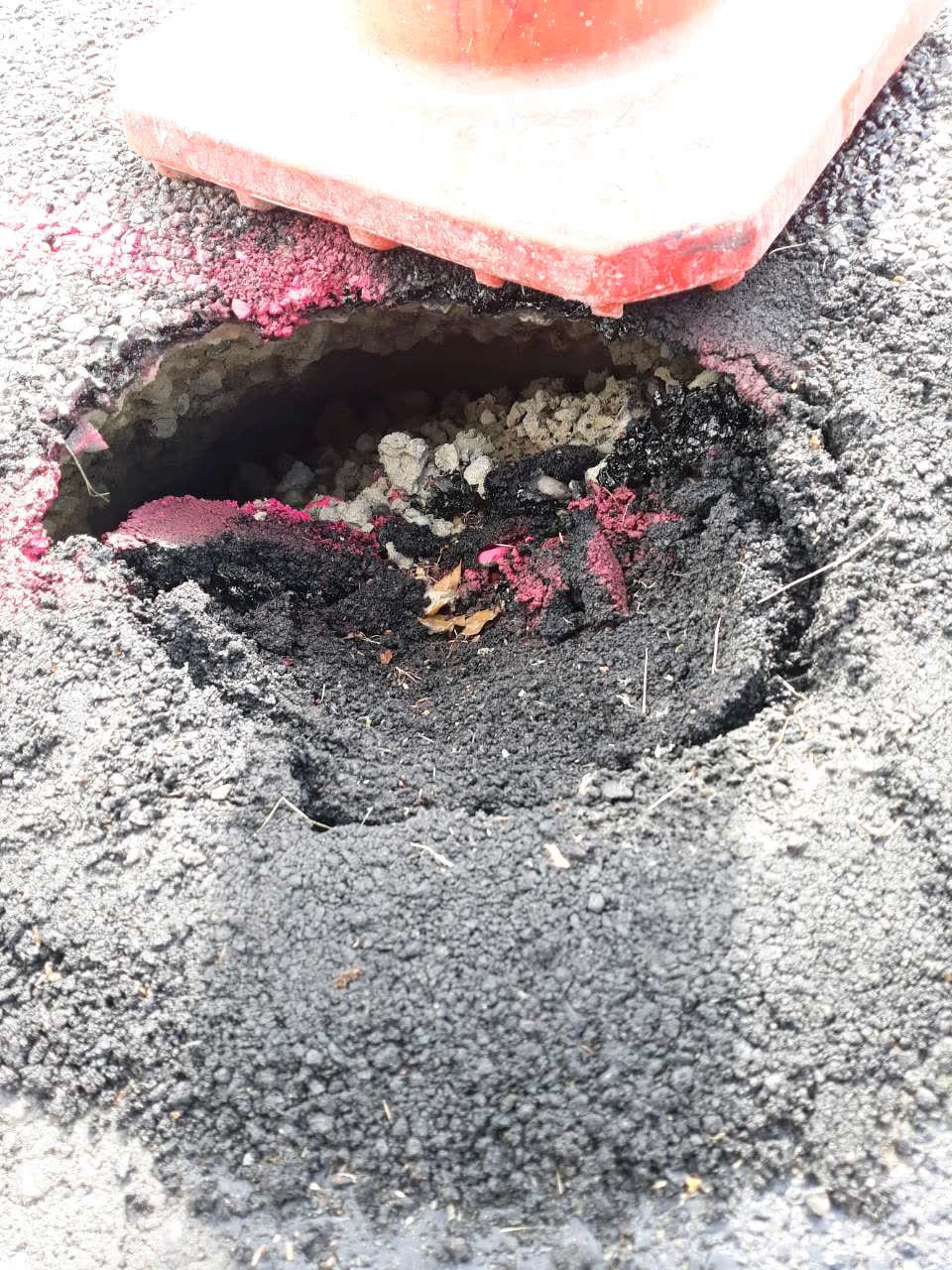 The photograph attached to this roading/streets report