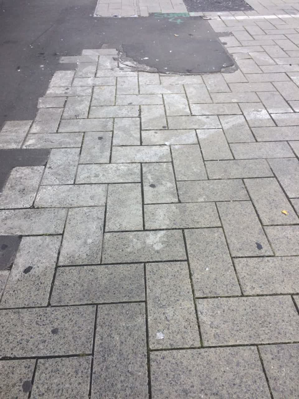 The photograph attached to this roading/streets report
