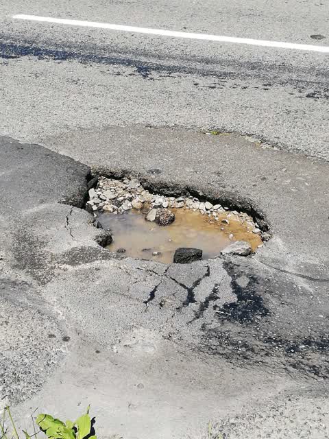 Roading/Streets, a report photo