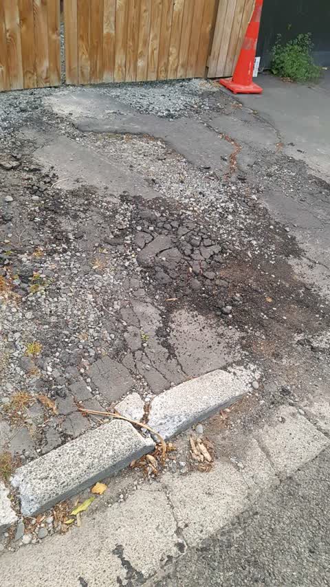 Roading/Streets, a report photo
