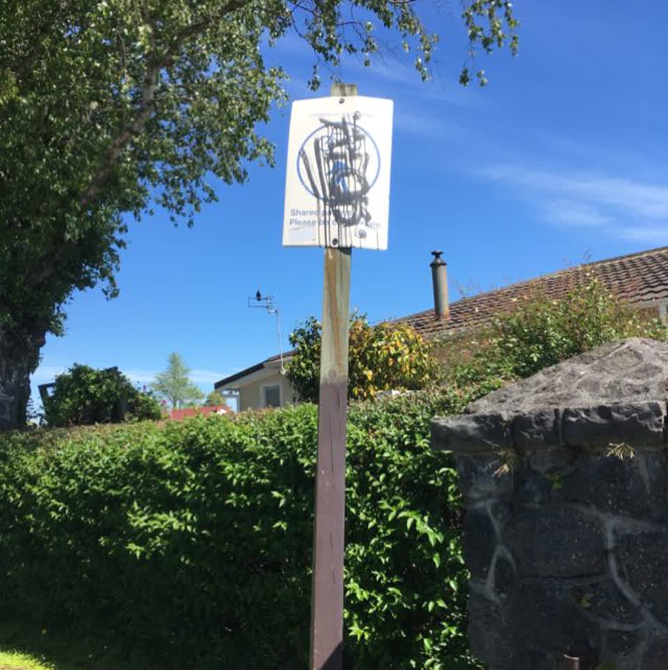 The photograph attached to this graffiti report