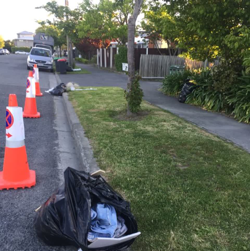 The photograph attached to this rubbish/recycling report