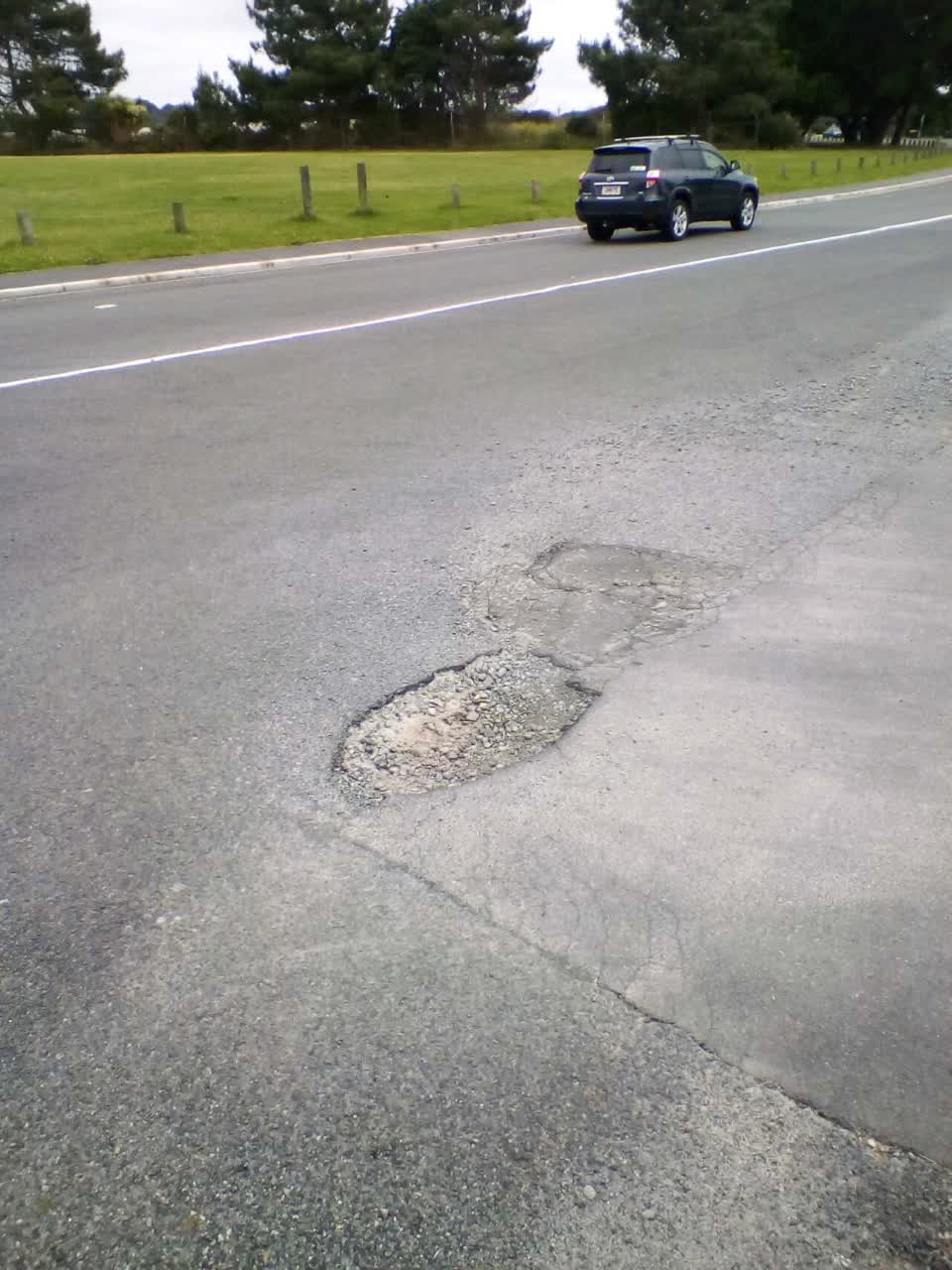 The photograph attached to this roading/streets report