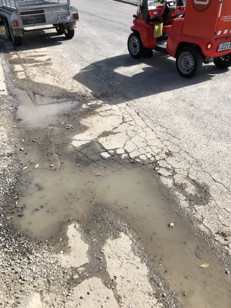 The photograph attached to this roading/streets report