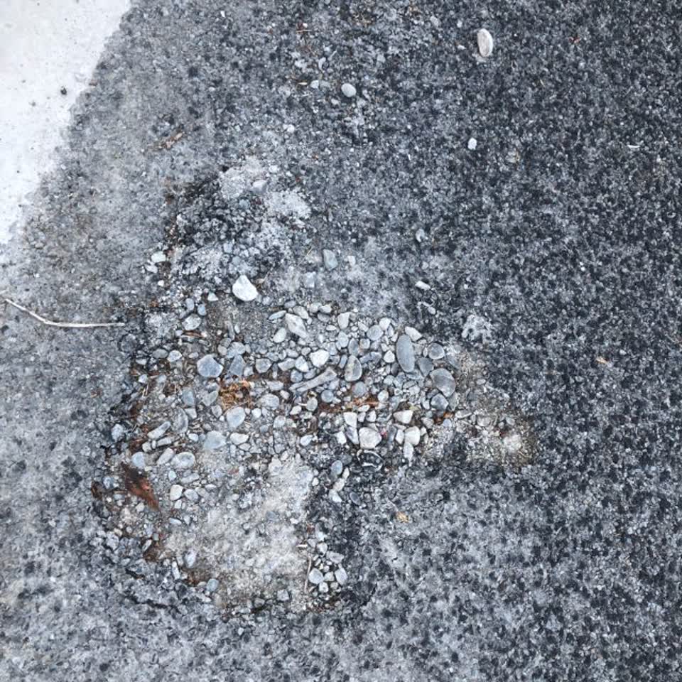 The photograph attached to this roading/streets report