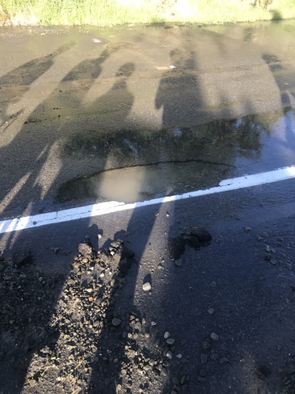 The photograph attached to this roading/streets report