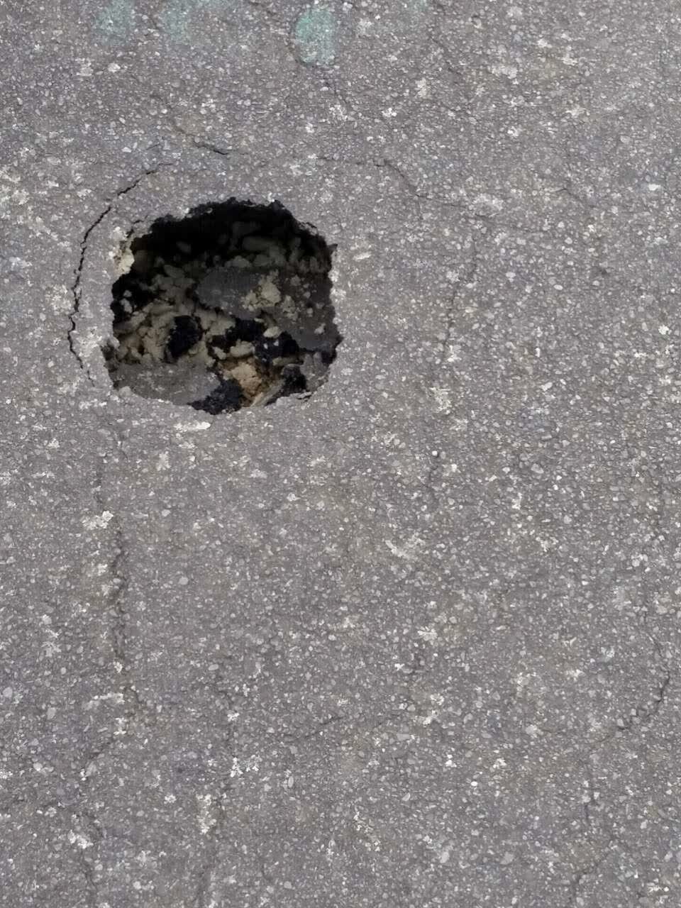 The photograph attached to this roading/streets report