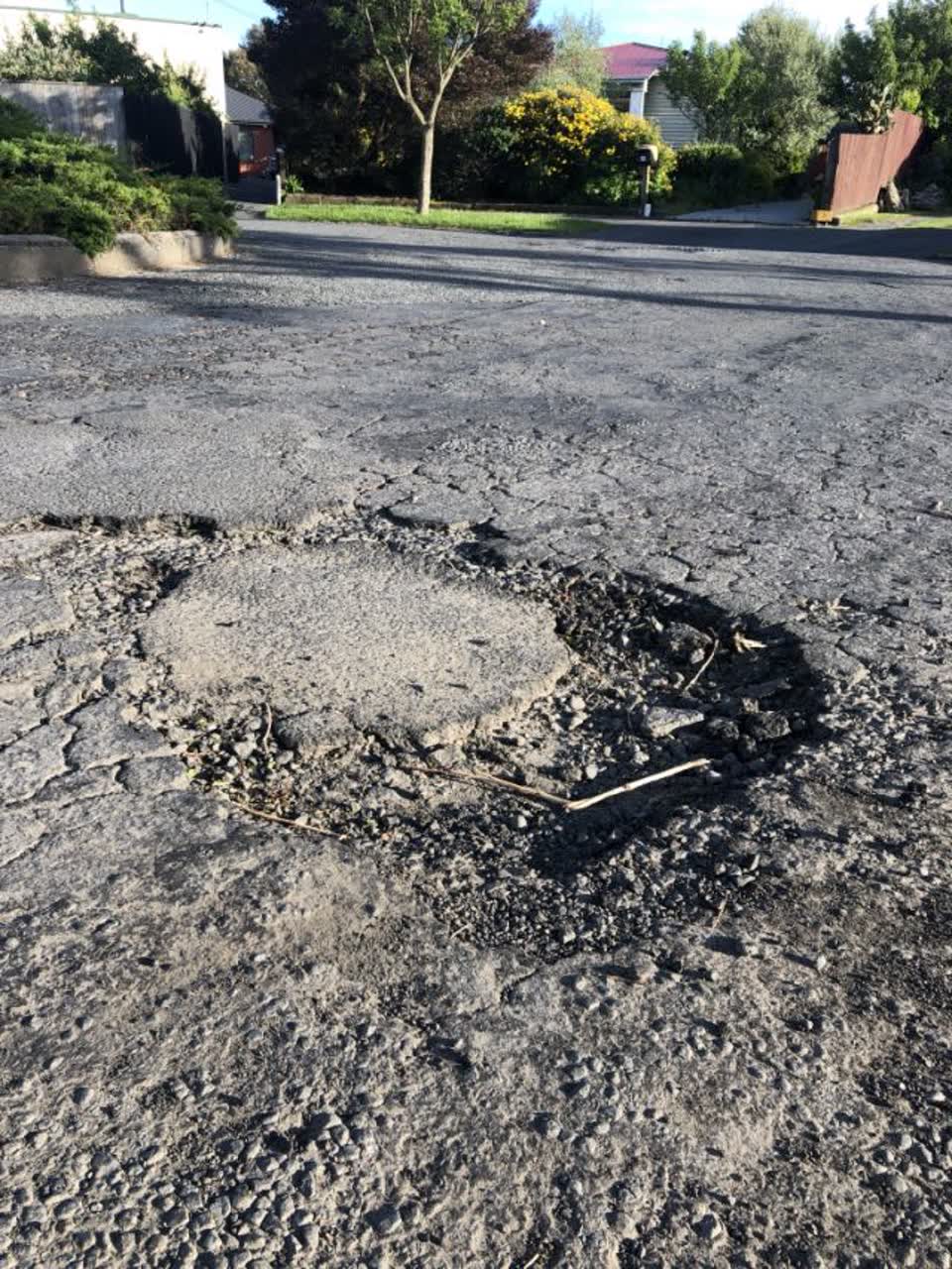 The photograph attached to this roading/streets report