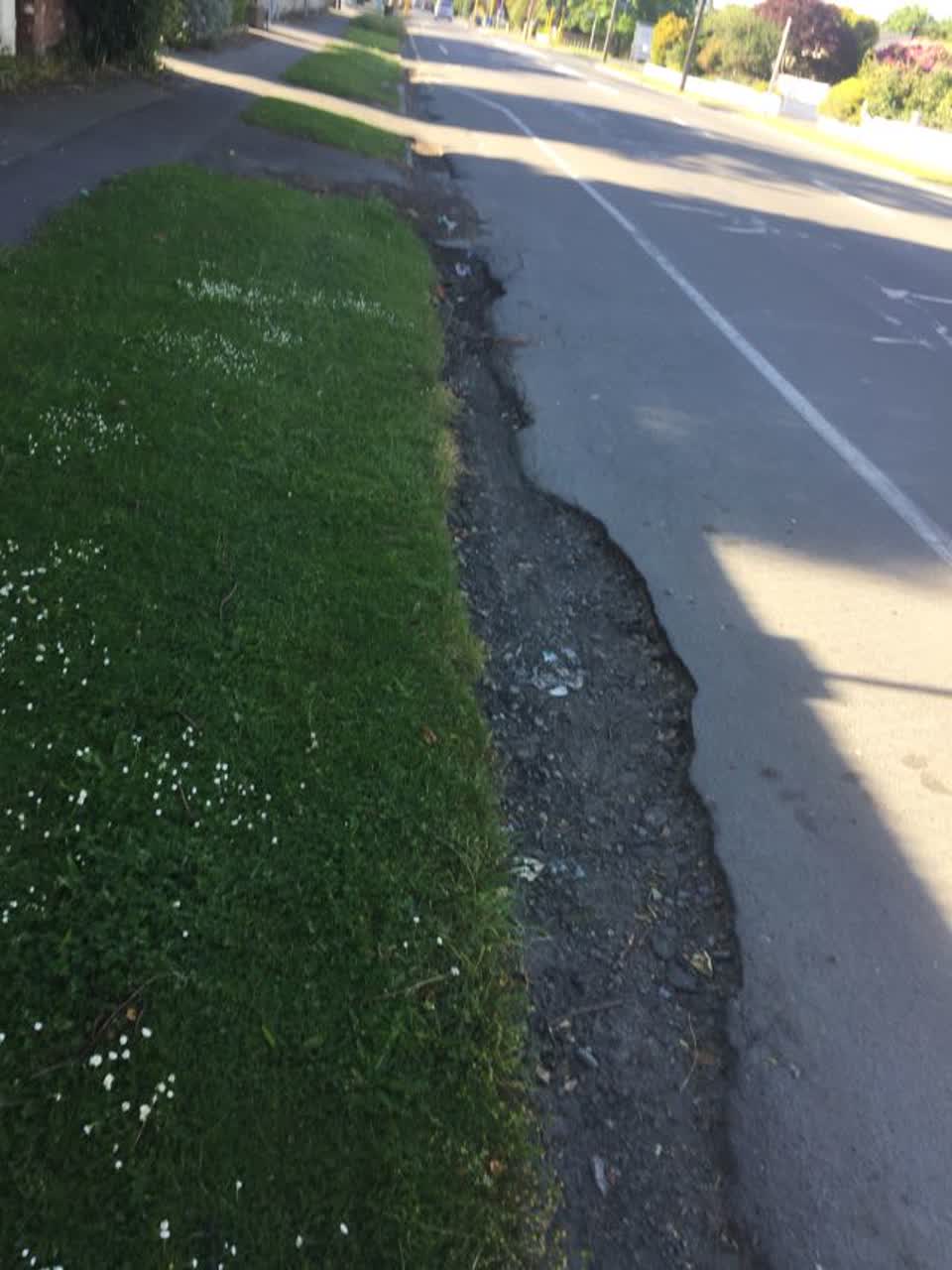 The photograph attached to this roading/streets report