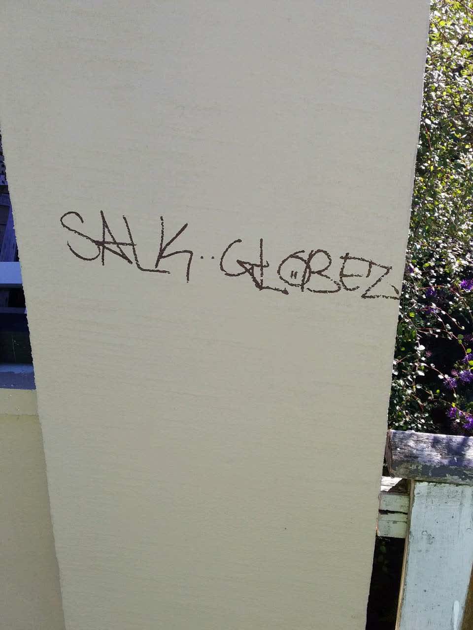The photograph attached to this graffiti report