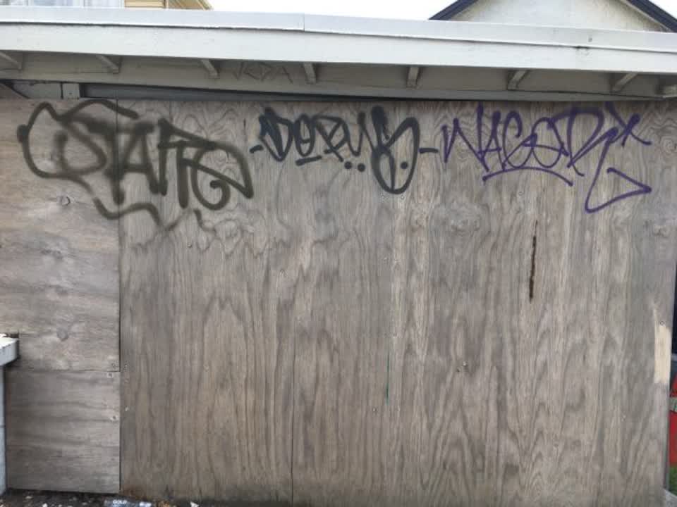 The photograph attached to this graffiti report