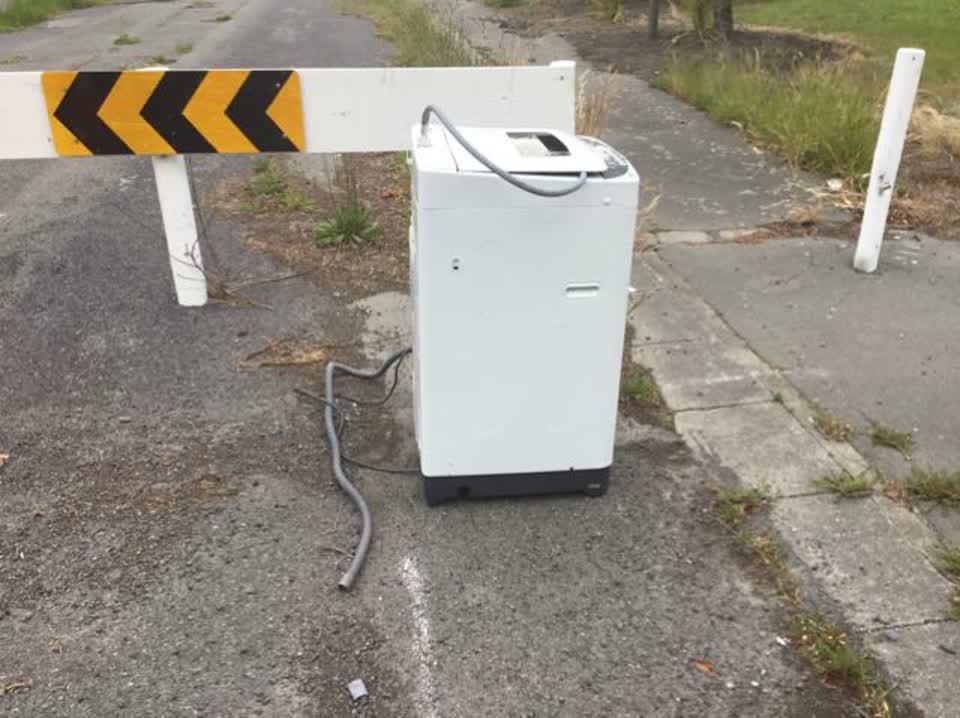 The photograph attached to this rubbish/recycling report